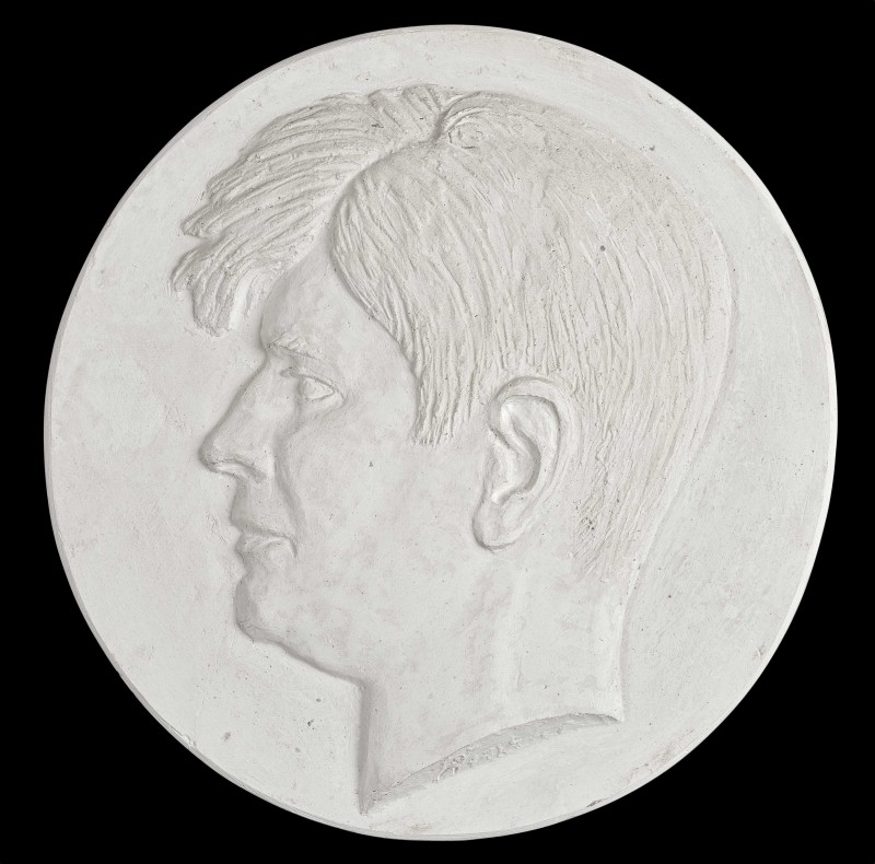 Medalion z portretem Wandy Sienickiej - konserwatorki zabytków