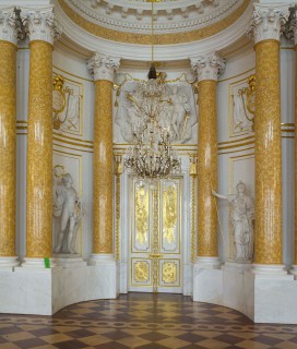 Sala Balowa, fragment z rzeźbami André Le Bruna, Apollo i Minerwa 