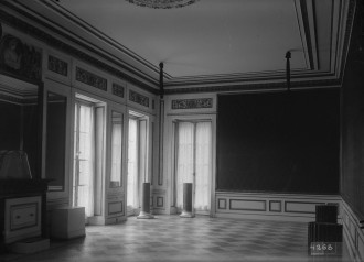 Archiwalne zdjęcie pustej sali Pałacu na Wyspie.