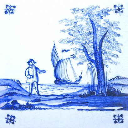 Rysunek przedstawiający mężczyznę na brzegu jeziora. Po jeziorze płynie łódka. Na brzegu jeziora stoi drzewo. 